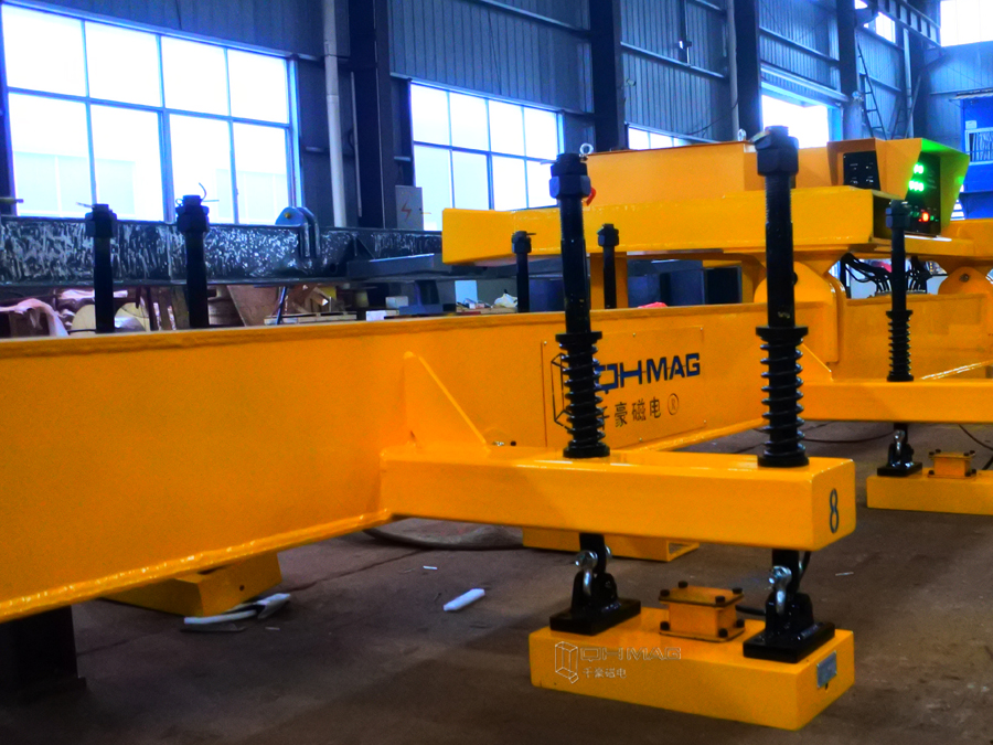 12臺(tái)電永磁鐵串聯(lián)蓄電池式鋼板磁力吊