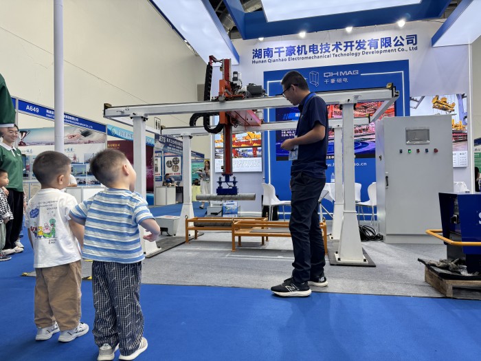 電永磁吸盤,注塑機(jī)快速換模,電永磁起重器